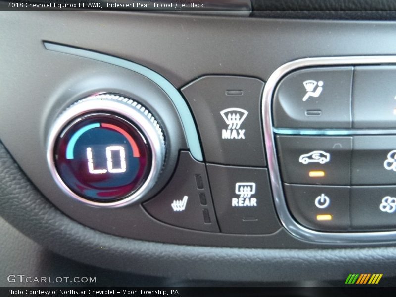 Iridescent Pearl Tricoat / Jet Black 2018 Chevrolet Equinox LT AWD