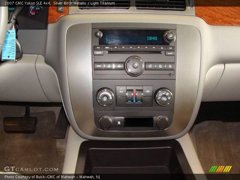 Silver Birch Metallic / Light Titanium 2007 GMC Yukon SLE 4x4