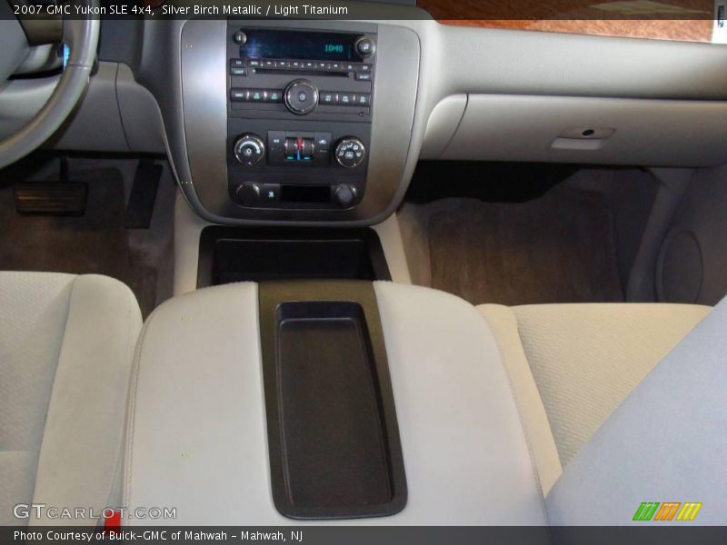 Silver Birch Metallic / Light Titanium 2007 GMC Yukon SLE 4x4