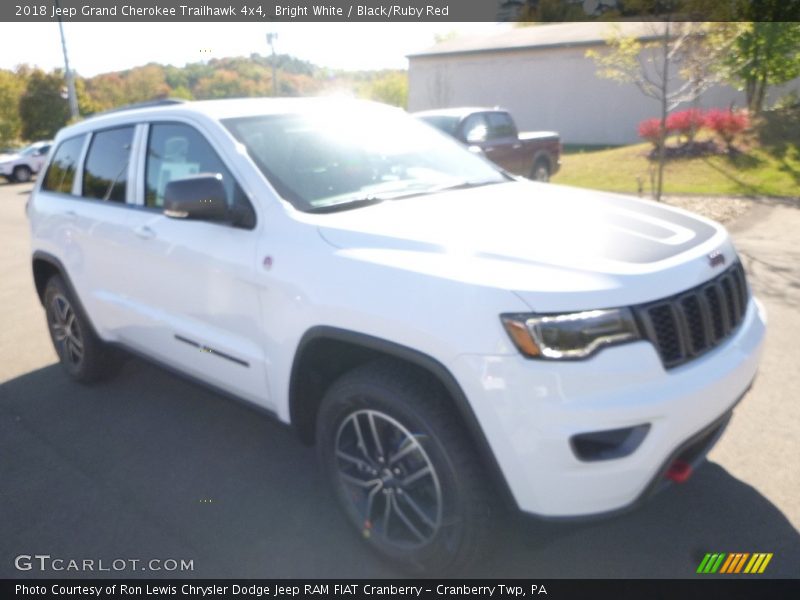 Bright White / Black/Ruby Red 2018 Jeep Grand Cherokee Trailhawk 4x4