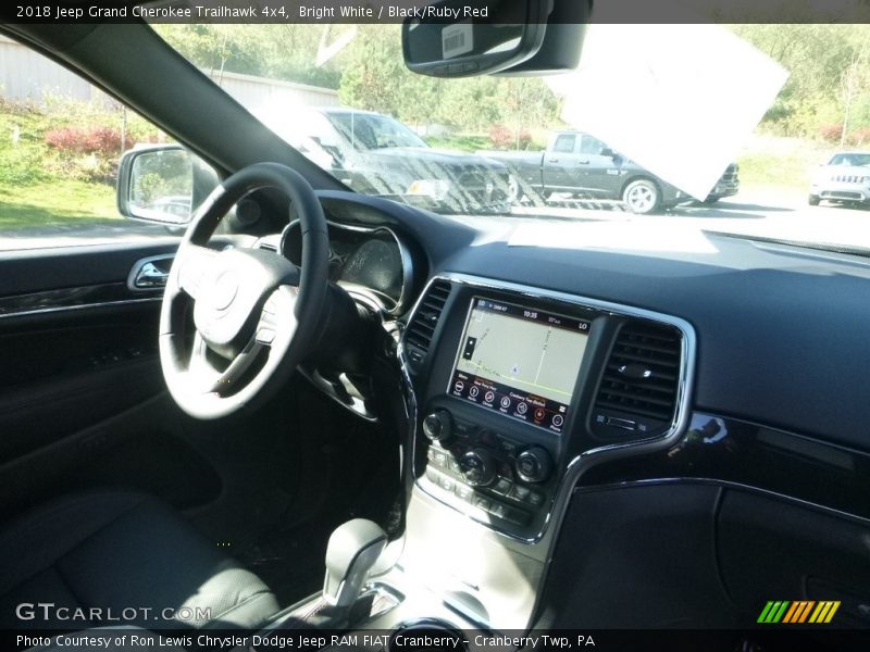 Bright White / Black/Ruby Red 2018 Jeep Grand Cherokee Trailhawk 4x4