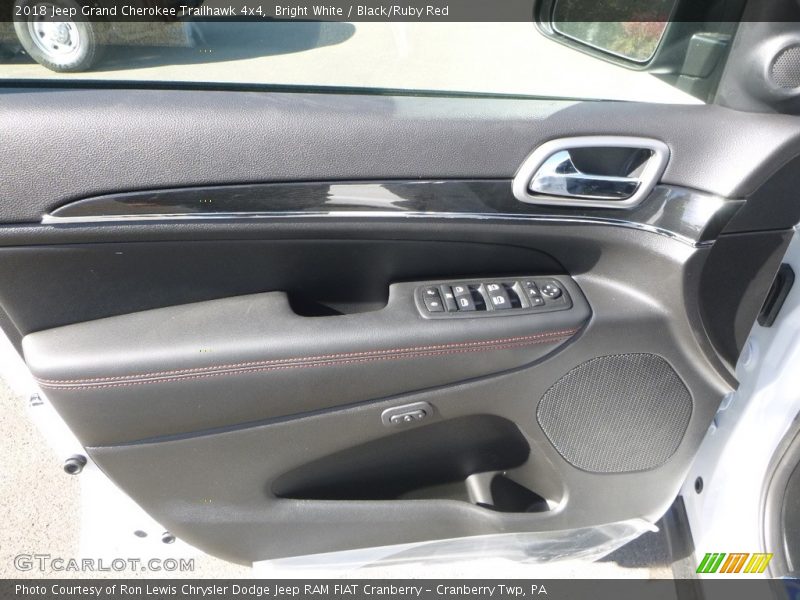 Bright White / Black/Ruby Red 2018 Jeep Grand Cherokee Trailhawk 4x4