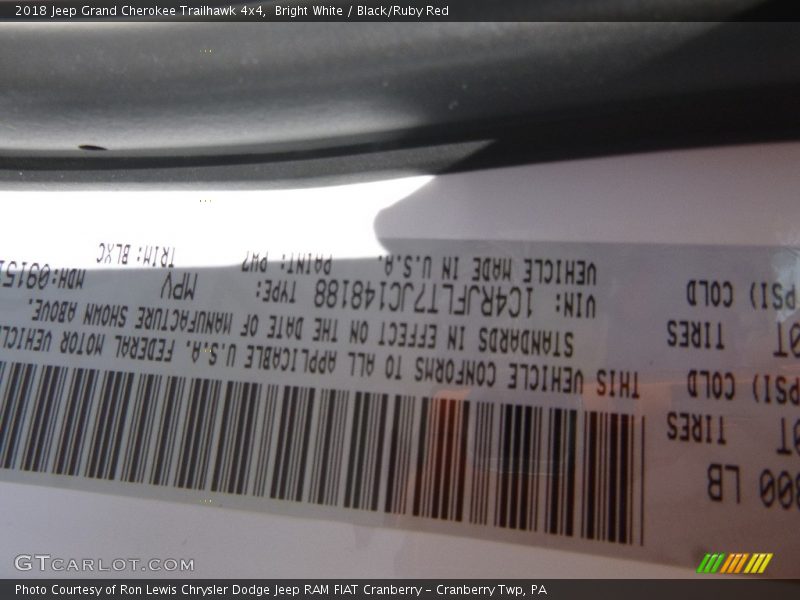 Bright White / Black/Ruby Red 2018 Jeep Grand Cherokee Trailhawk 4x4