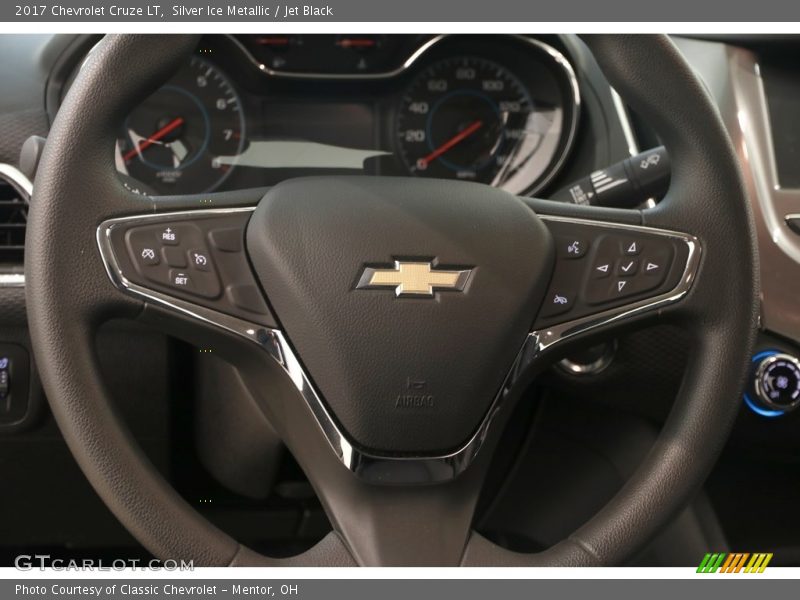 Silver Ice Metallic / Jet Black 2017 Chevrolet Cruze LT