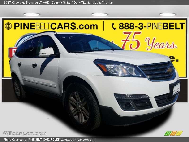 Summit White / Dark Titanium/Light Titanium 2017 Chevrolet Traverse LT AWD