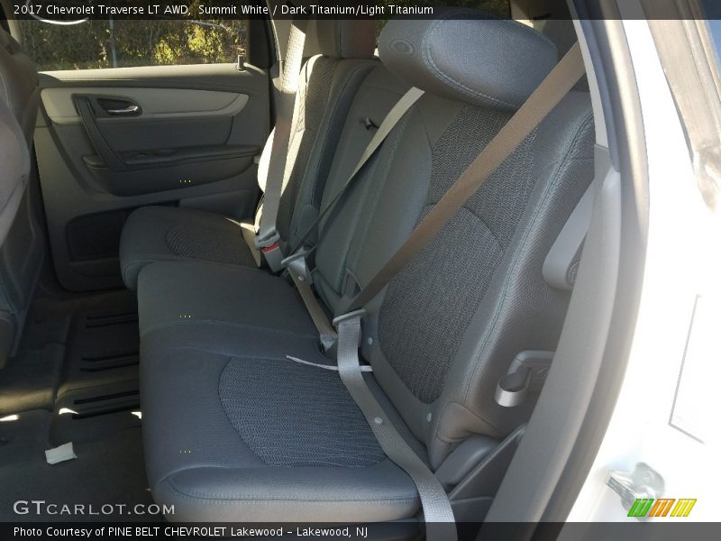 Summit White / Dark Titanium/Light Titanium 2017 Chevrolet Traverse LT AWD