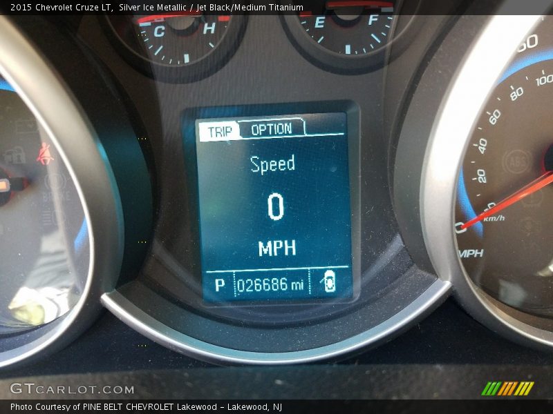 Silver Ice Metallic / Jet Black/Medium Titanium 2015 Chevrolet Cruze LT