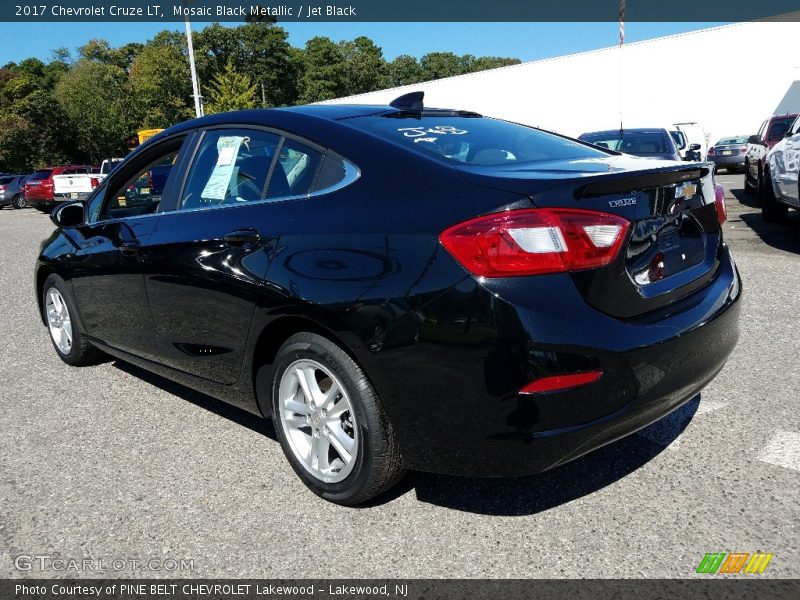 Mosaic Black Metallic / Jet Black 2017 Chevrolet Cruze LT