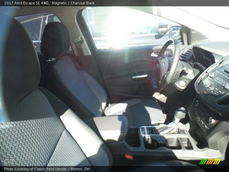 Magnetic / Charcoal Black 2017 Ford Escape SE 4WD