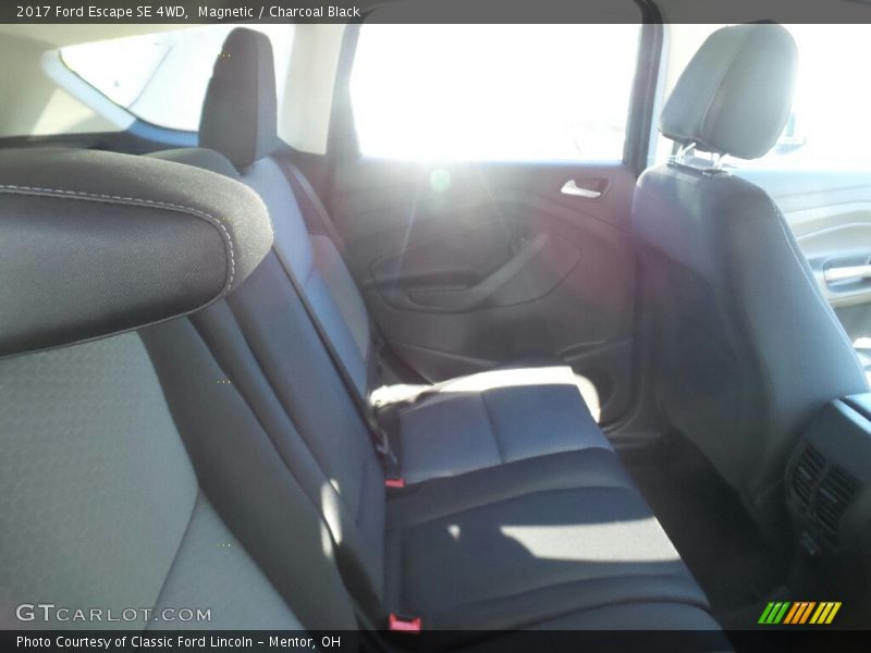 Magnetic / Charcoal Black 2017 Ford Escape SE 4WD