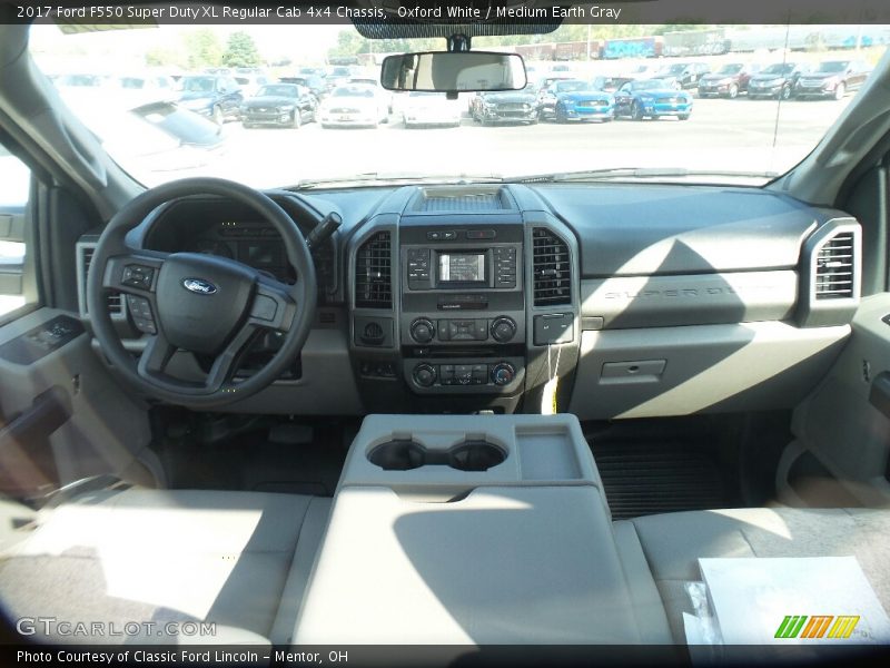 Oxford White / Medium Earth Gray 2017 Ford F550 Super Duty XL Regular Cab 4x4 Chassis