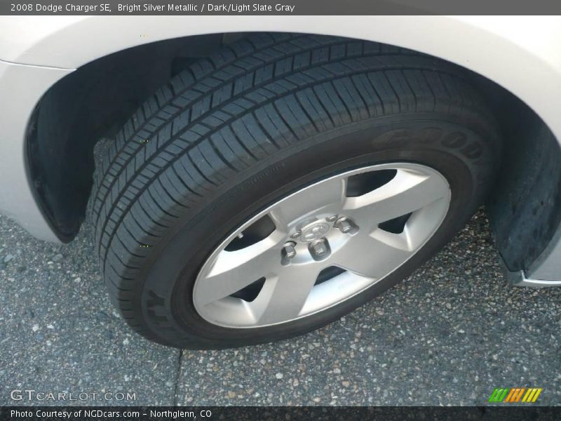 Bright Silver Metallic / Dark/Light Slate Gray 2008 Dodge Charger SE