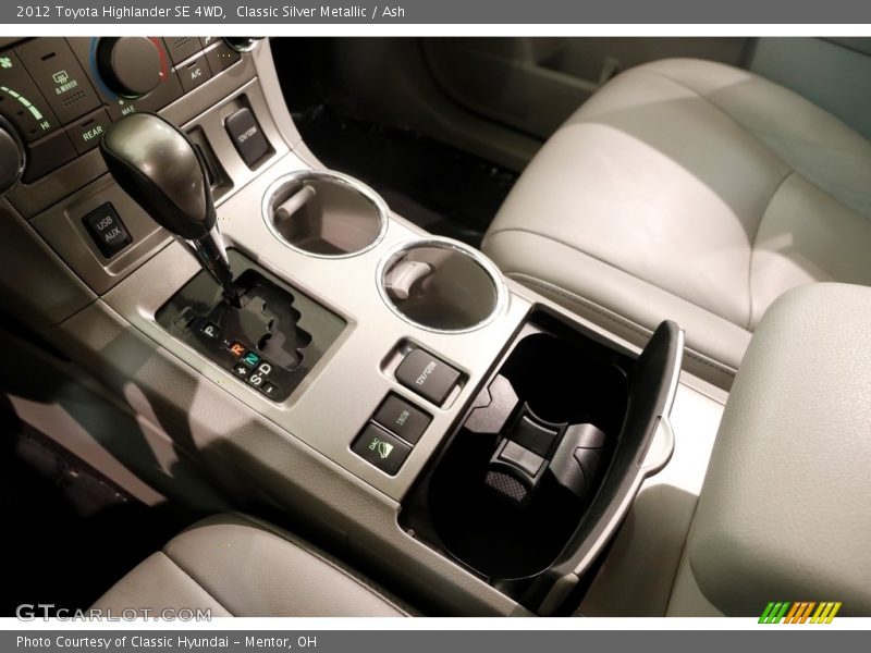 Classic Silver Metallic / Ash 2012 Toyota Highlander SE 4WD