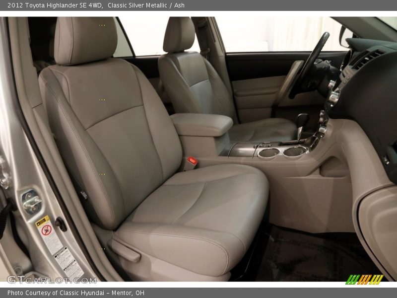 Classic Silver Metallic / Ash 2012 Toyota Highlander SE 4WD