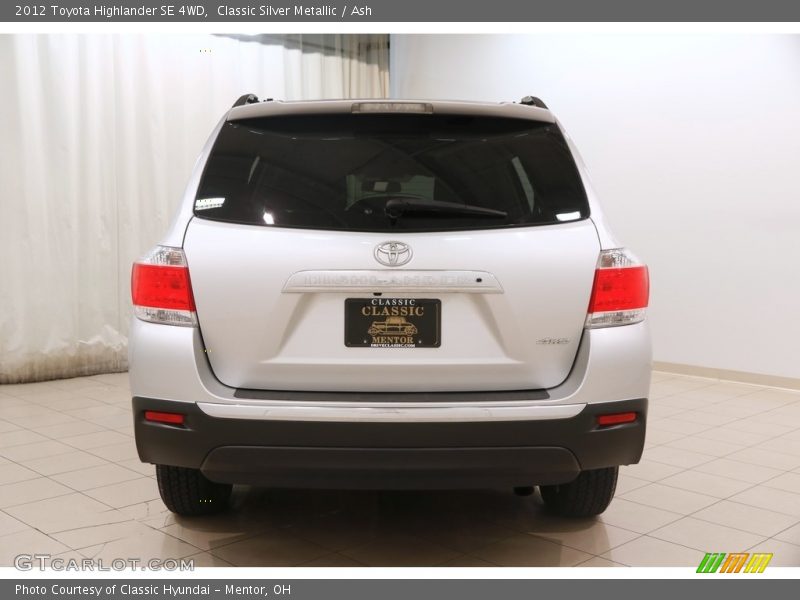 Classic Silver Metallic / Ash 2012 Toyota Highlander SE 4WD