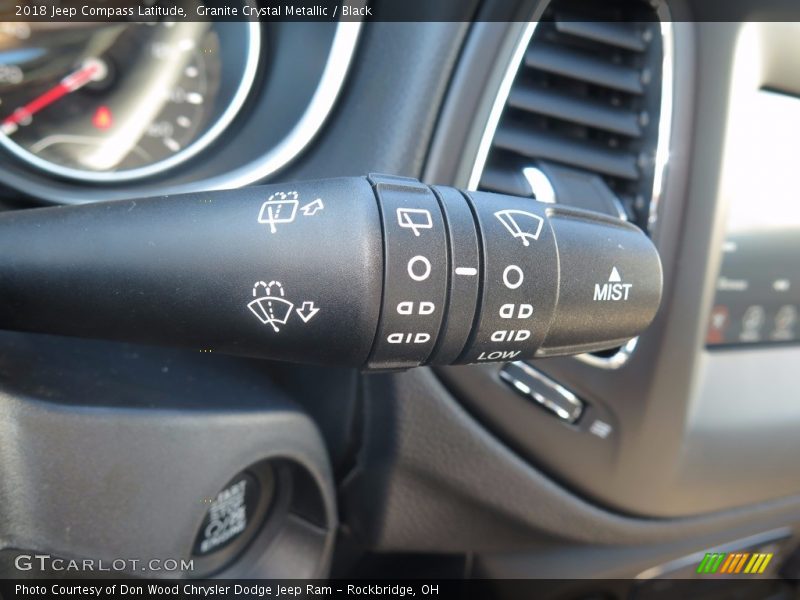 Granite Crystal Metallic / Black 2018 Jeep Compass Latitude