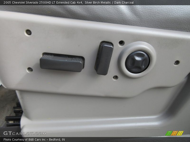 Silver Birch Metallic / Dark Charcoal 2005 Chevrolet Silverado 2500HD LT Extended Cab 4x4