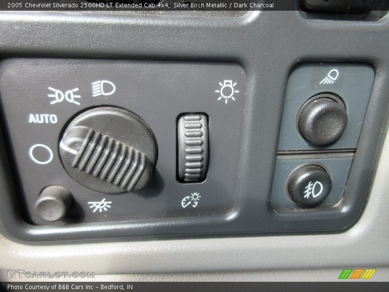 Silver Birch Metallic / Dark Charcoal 2005 Chevrolet Silverado 2500HD LT Extended Cab 4x4