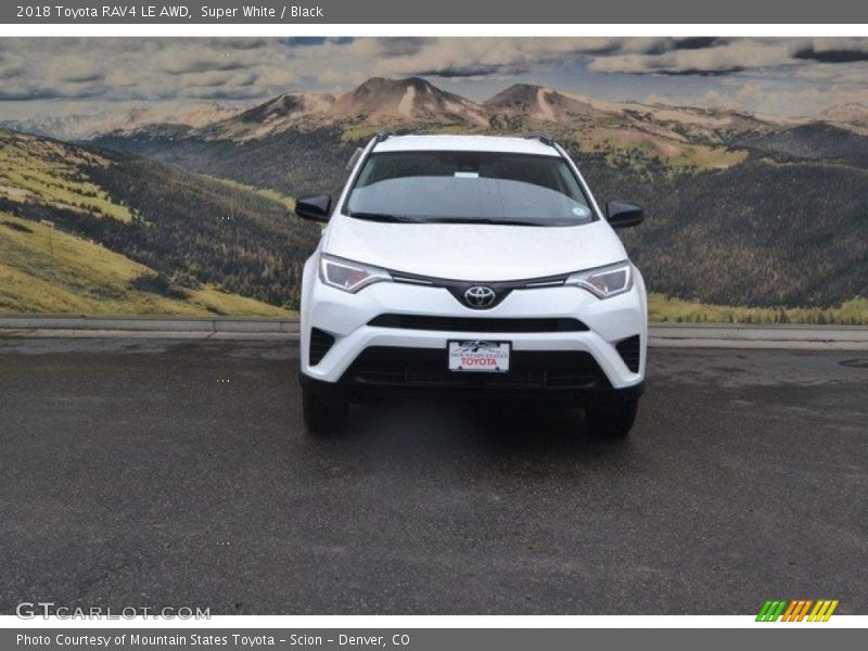 Super White / Black 2018 Toyota RAV4 LE AWD