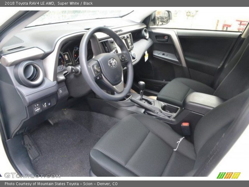 Super White / Black 2018 Toyota RAV4 LE AWD