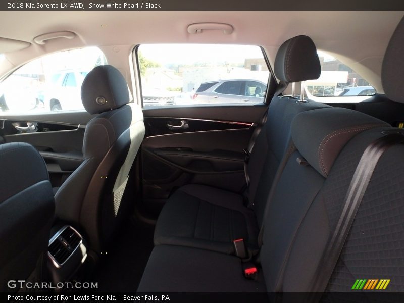 Snow White Pearl / Black 2018 Kia Sorento LX AWD