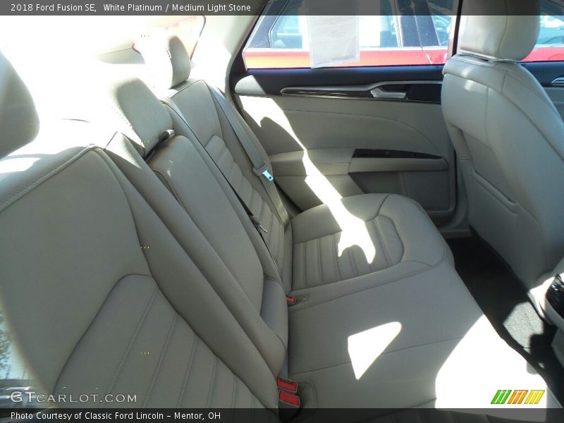 White Platinum / Medium Light Stone 2018 Ford Fusion SE