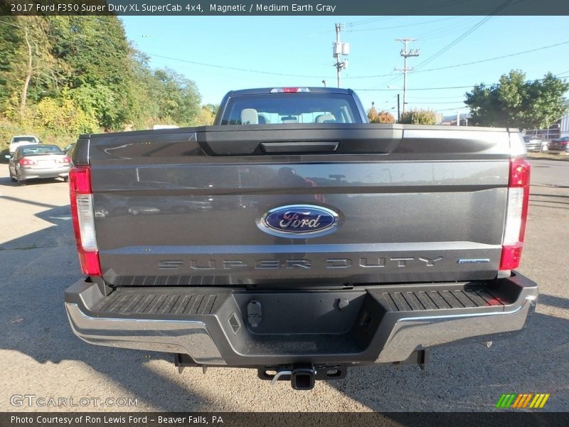 Magnetic / Medium Earth Gray 2017 Ford F350 Super Duty XL SuperCab 4x4