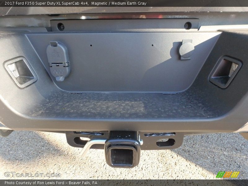 Magnetic / Medium Earth Gray 2017 Ford F350 Super Duty XL SuperCab 4x4