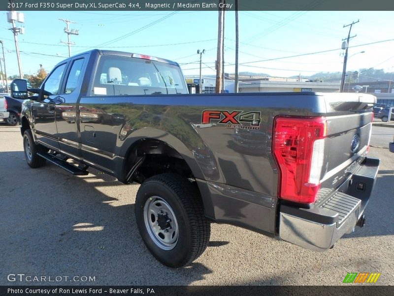 Magnetic / Medium Earth Gray 2017 Ford F350 Super Duty XL SuperCab 4x4