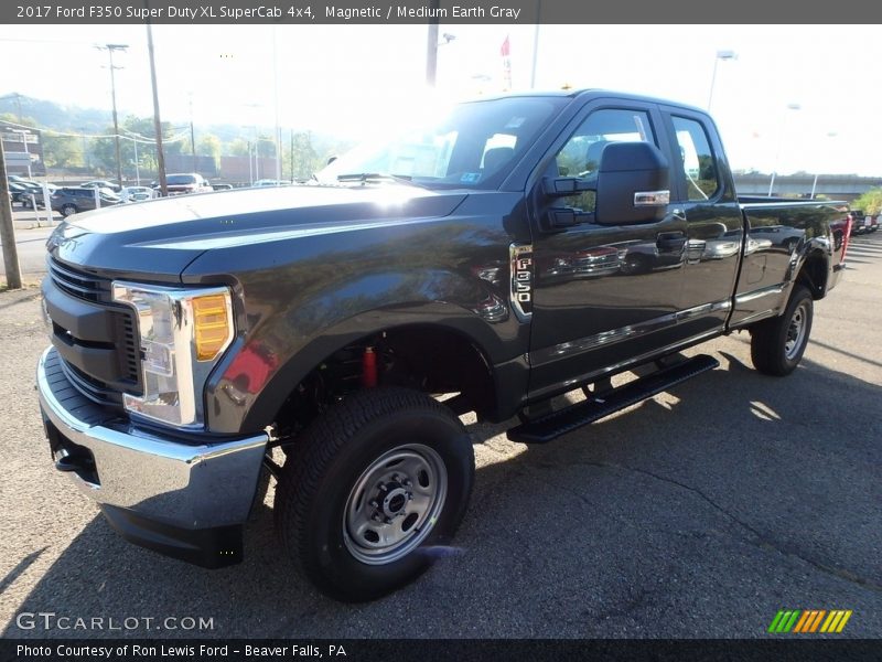 Magnetic / Medium Earth Gray 2017 Ford F350 Super Duty XL SuperCab 4x4
