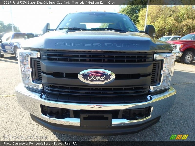 Magnetic / Medium Earth Gray 2017 Ford F350 Super Duty XL SuperCab 4x4