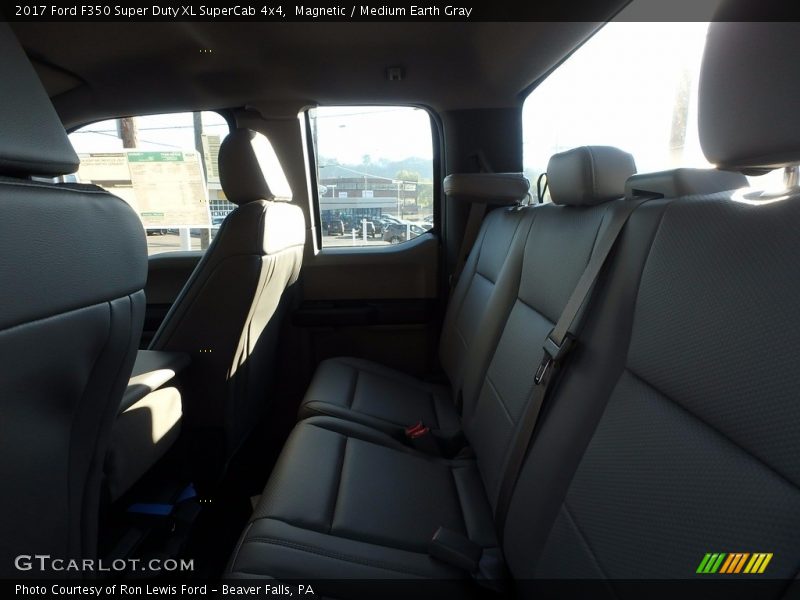 Magnetic / Medium Earth Gray 2017 Ford F350 Super Duty XL SuperCab 4x4