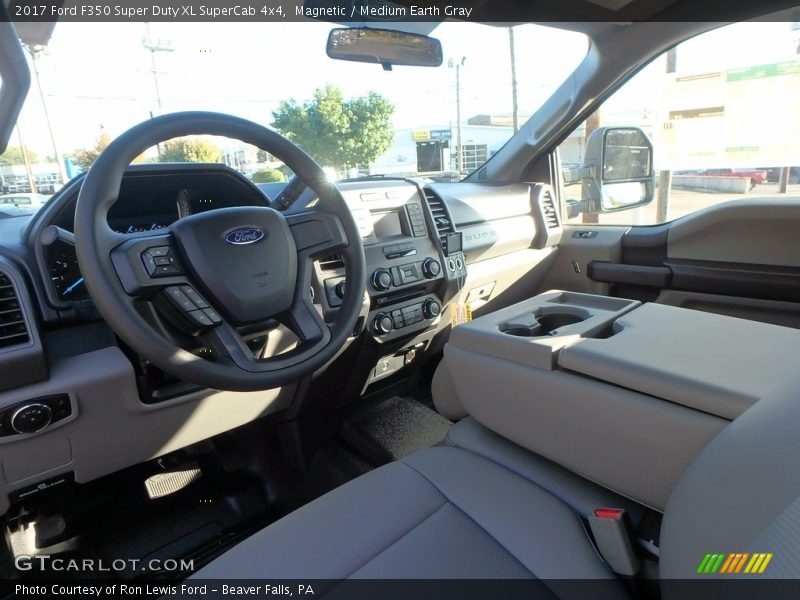 Magnetic / Medium Earth Gray 2017 Ford F350 Super Duty XL SuperCab 4x4