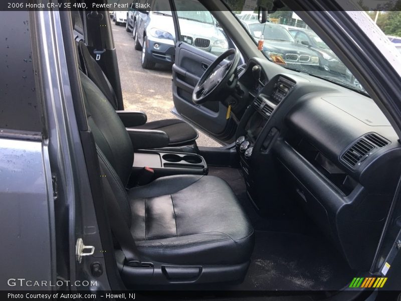 Pewter Pearl / Black 2006 Honda CR-V SE 4WD