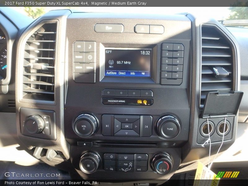 Magnetic / Medium Earth Gray 2017 Ford F350 Super Duty XL SuperCab 4x4