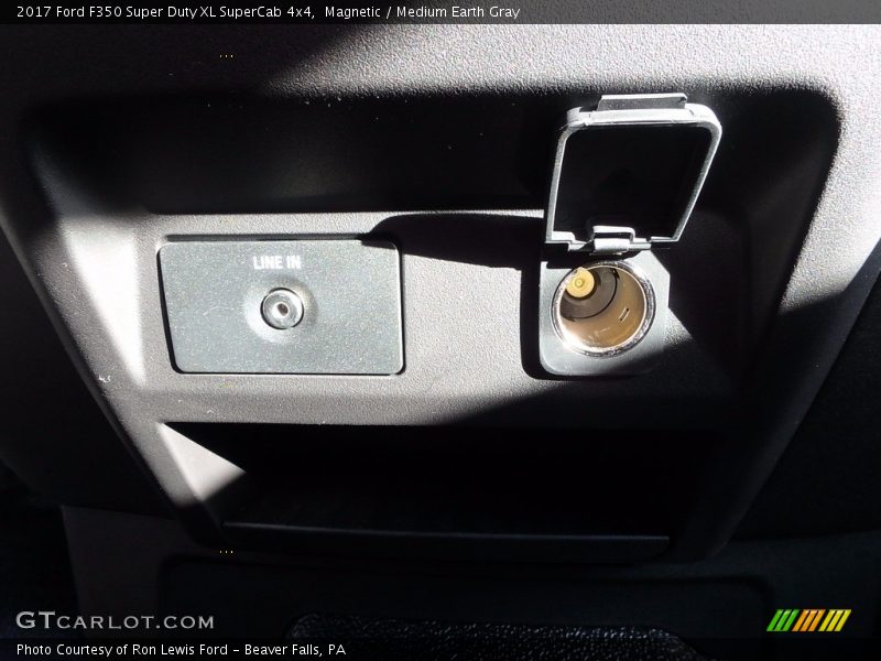 Magnetic / Medium Earth Gray 2017 Ford F350 Super Duty XL SuperCab 4x4