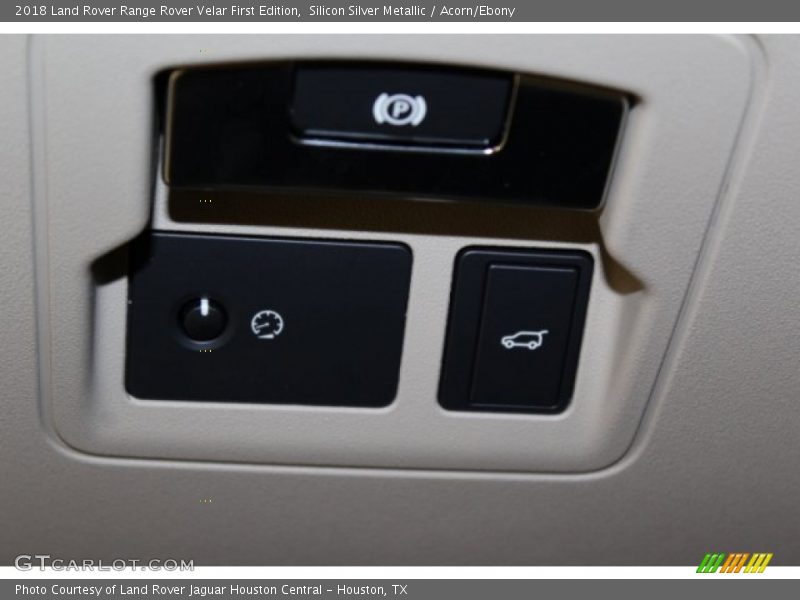 Silicon Silver Metallic / Acorn/Ebony 2018 Land Rover Range Rover Velar First Edition