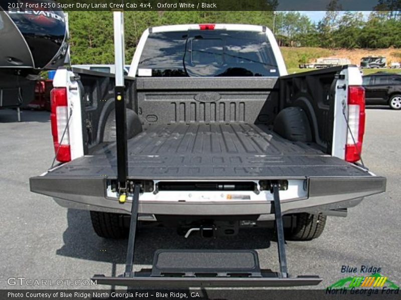 Oxford White / Black 2017 Ford F250 Super Duty Lariat Crew Cab 4x4