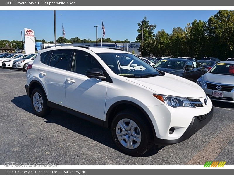 Super White / Ash 2015 Toyota RAV4 LE