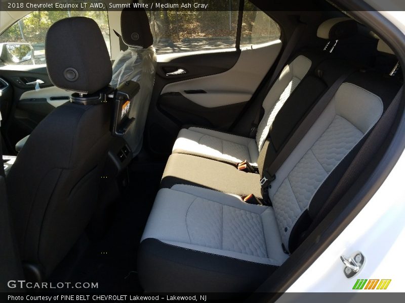 Summit White / Medium Ash Gray 2018 Chevrolet Equinox LT AWD
