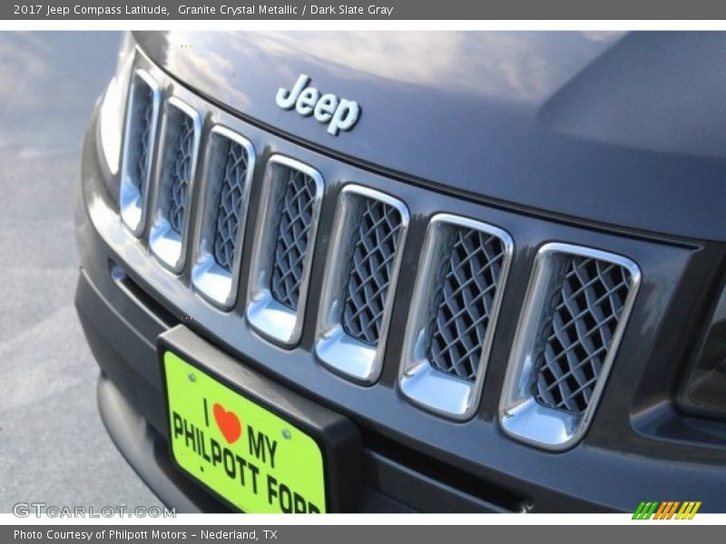 Granite Crystal Metallic / Dark Slate Gray 2017 Jeep Compass Latitude