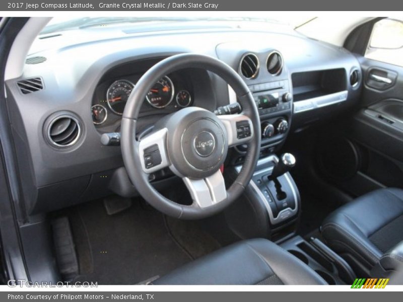 Granite Crystal Metallic / Dark Slate Gray 2017 Jeep Compass Latitude