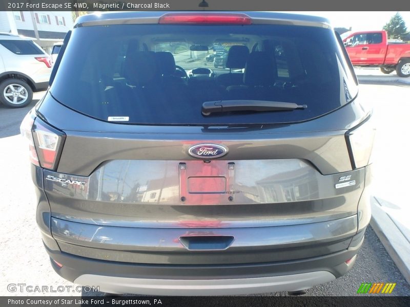 Magnetic / Charcoal Black 2017 Ford Escape SE 4WD