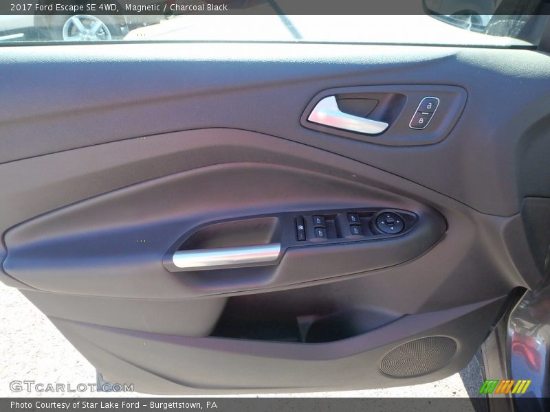 Magnetic / Charcoal Black 2017 Ford Escape SE 4WD