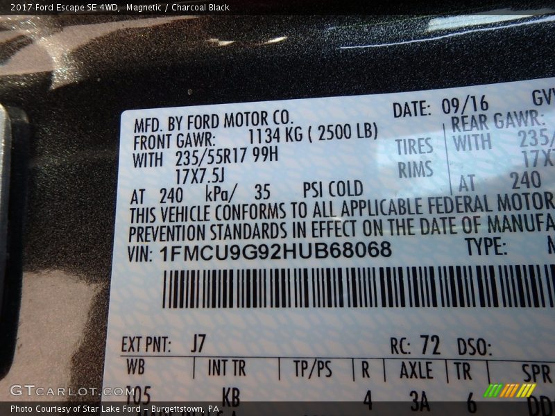 Magnetic / Charcoal Black 2017 Ford Escape SE 4WD