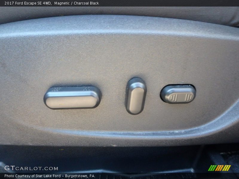 Magnetic / Charcoal Black 2017 Ford Escape SE 4WD