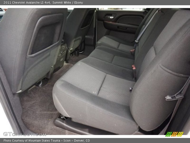 Summit White / Ebony 2011 Chevrolet Avalanche LS 4x4