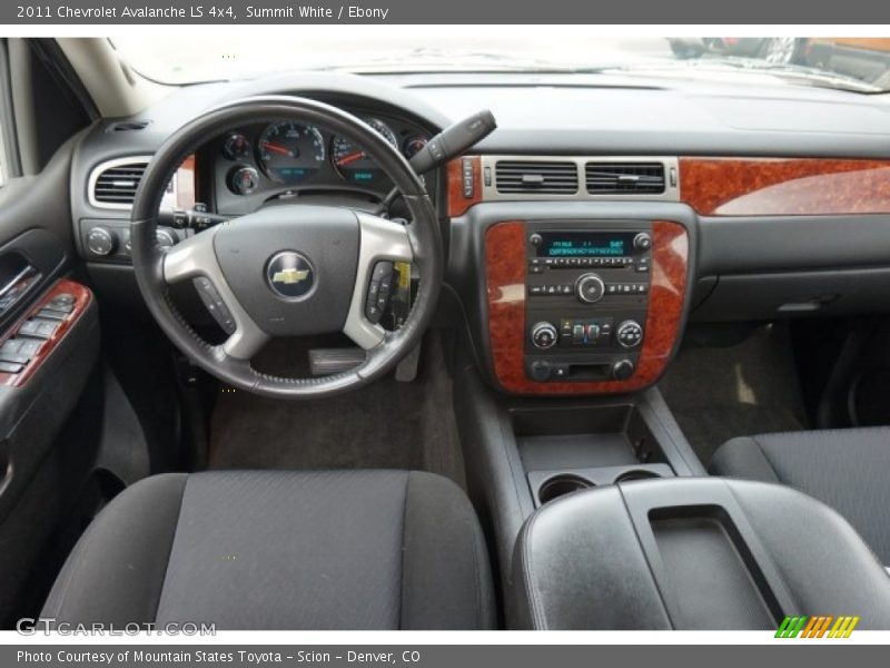 Summit White / Ebony 2011 Chevrolet Avalanche LS 4x4