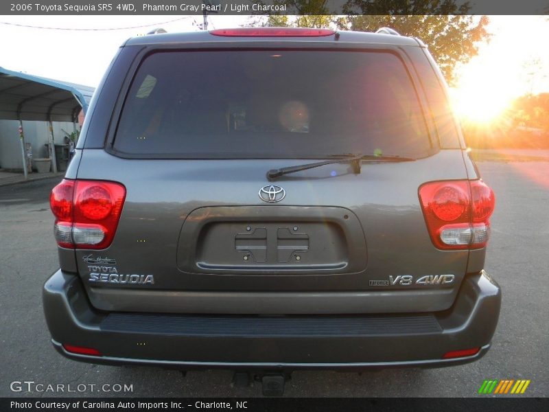 Phantom Gray Pearl / Light Charcoal 2006 Toyota Sequoia SR5 4WD