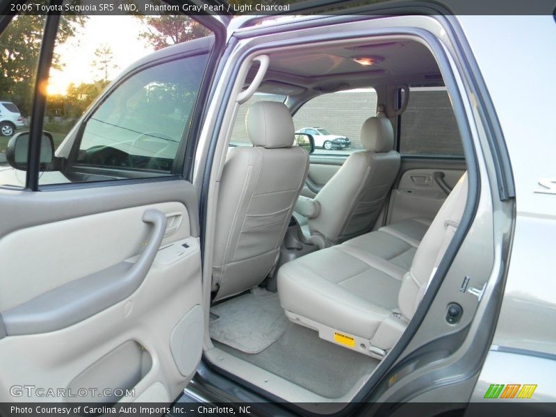 Phantom Gray Pearl / Light Charcoal 2006 Toyota Sequoia SR5 4WD